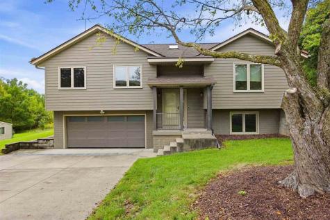 1760 Lynncrest Drive Coralville IA 52241