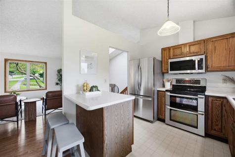 1760 Lynncrest Drive Coralville IA 52241