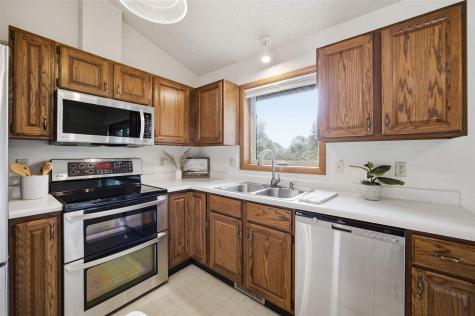 1760 Lynncrest Drive Coralville IA 52241
