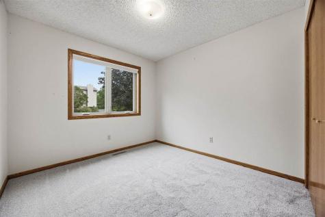 1760 Lynncrest Drive Coralville IA 52241
