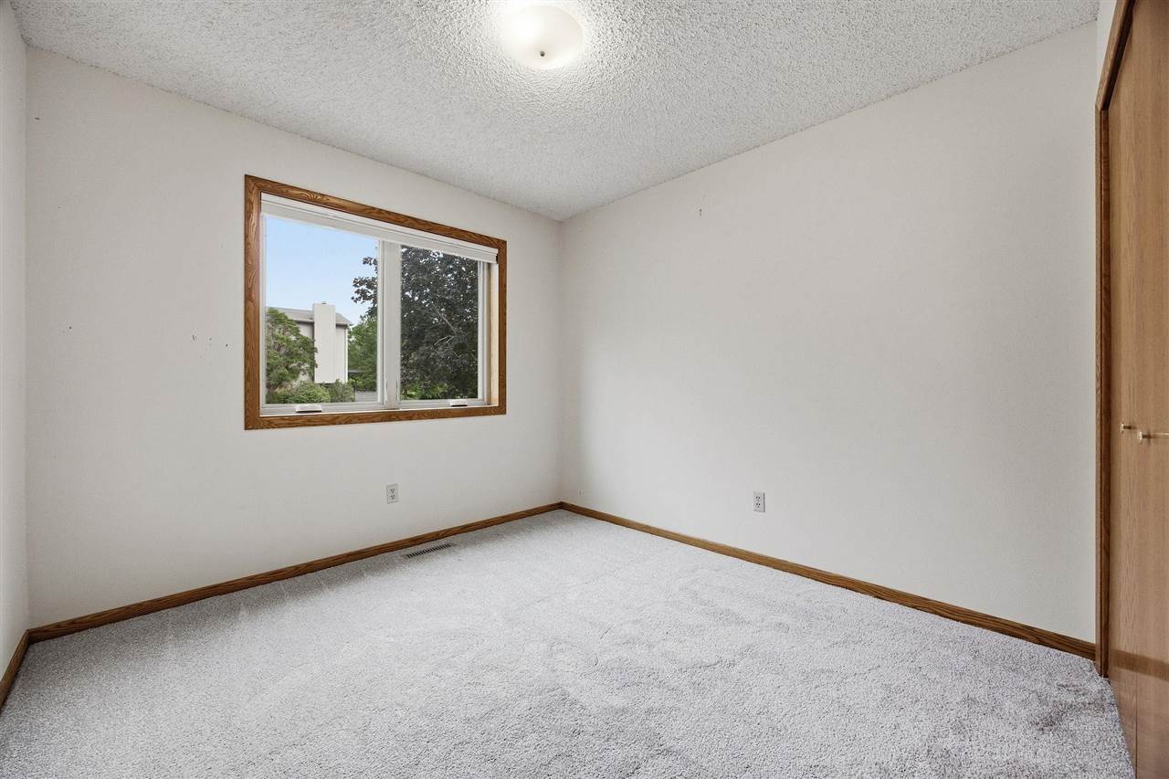 1760 Lynncrest Drive Coralville IA 52241