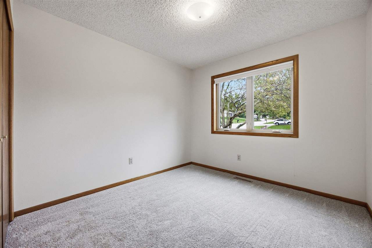 1760 Lynncrest Drive Coralville IA 52241