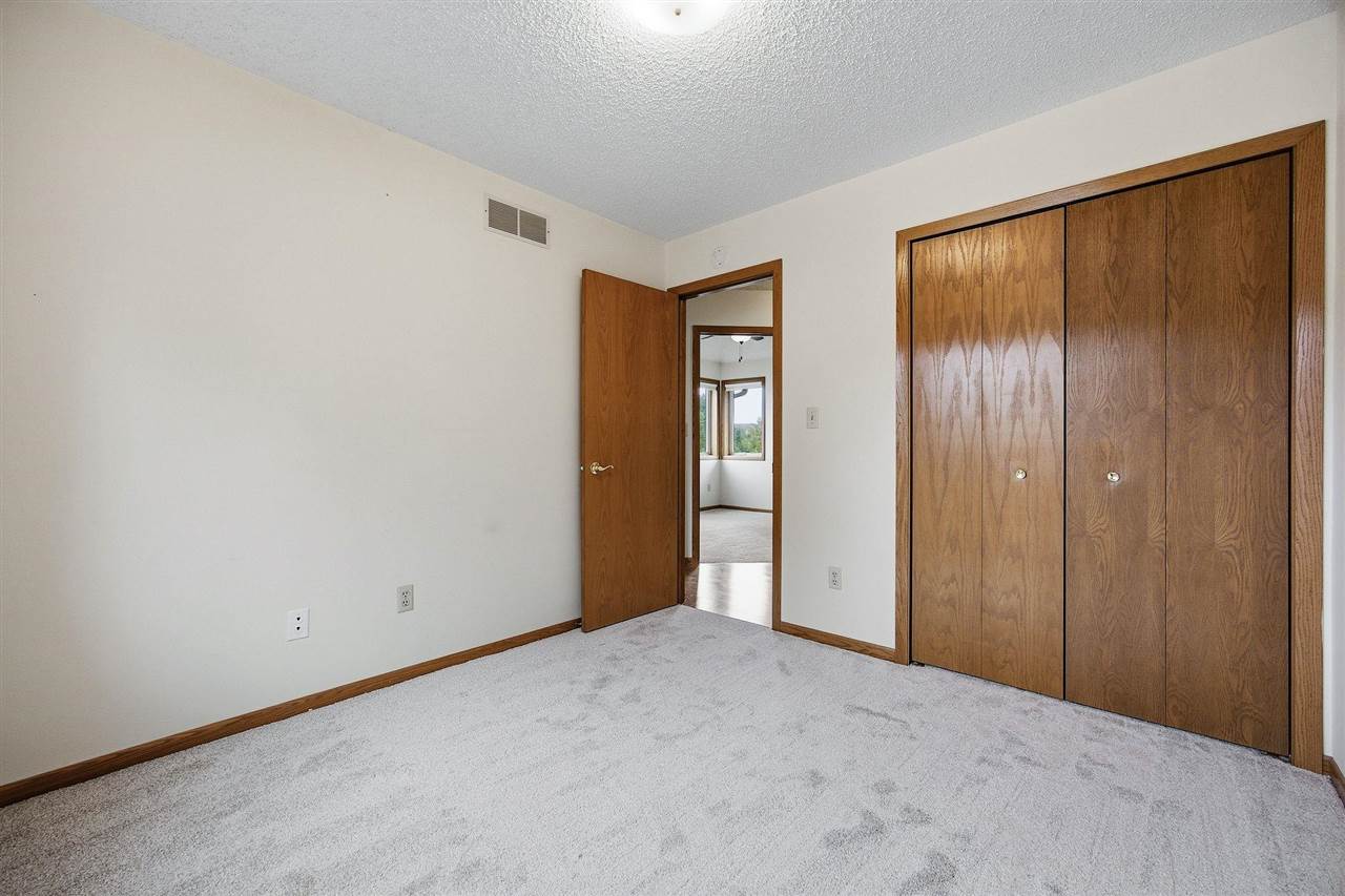 1760 Lynncrest Drive Coralville IA 52241