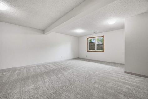 1760 Lynncrest Drive Coralville IA 52241