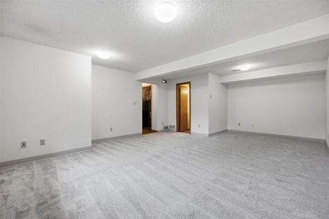 1760 Lynncrest Drive Coralville IA 52241