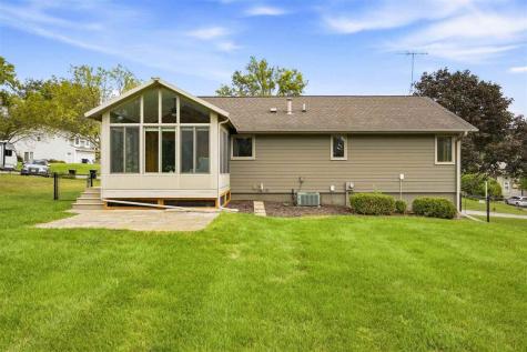 1760 Lynncrest Drive Coralville IA 52241