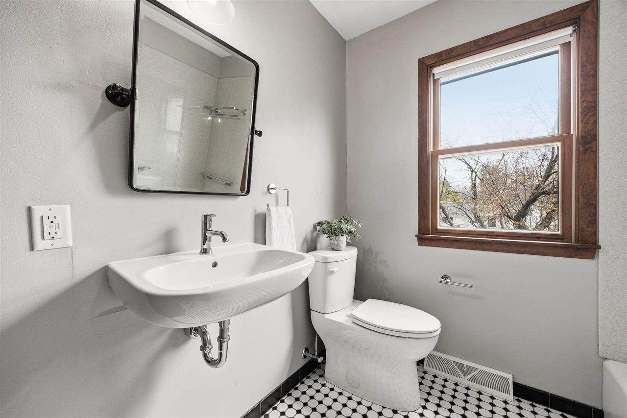 906 Talwrn Court Iowa City IA 52246