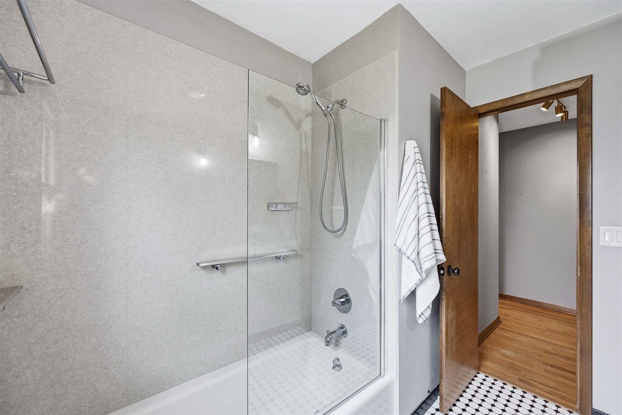 906 Talwrn Court Iowa City IA 52246