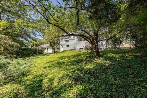 906 Talwrn Court Iowa City IA 52246