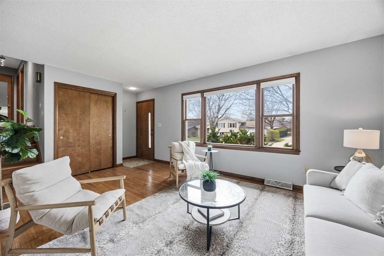 906 Talwrn Court Iowa City IA 52246