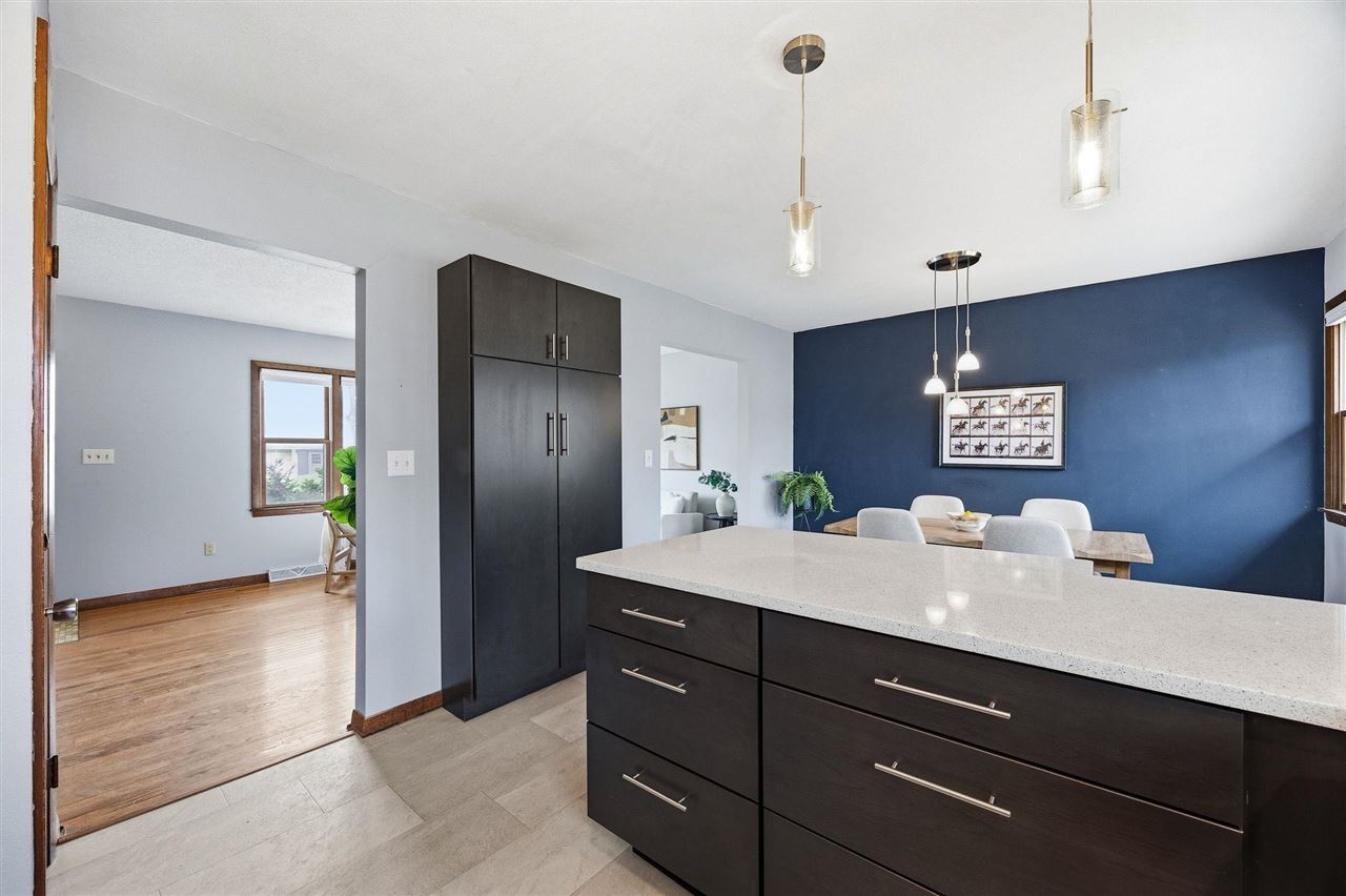 906 Talwrn Court Iowa City IA 52246