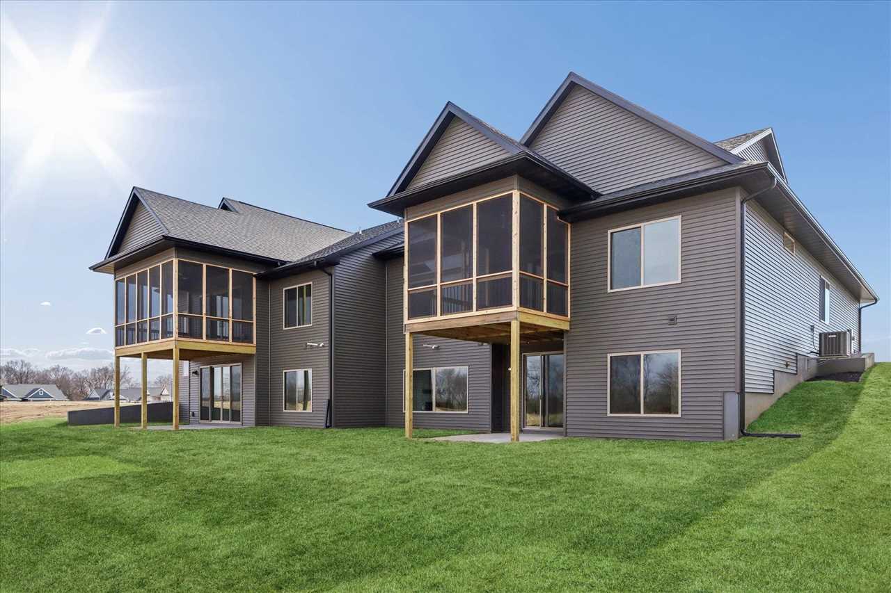 1026 Highland Trail Solon IA 52333