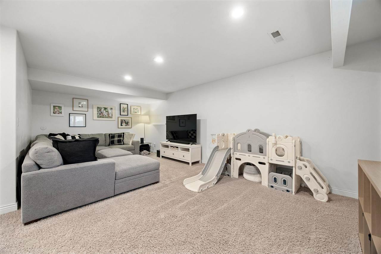 803 10th Avenue Place Coralville IA 52241
