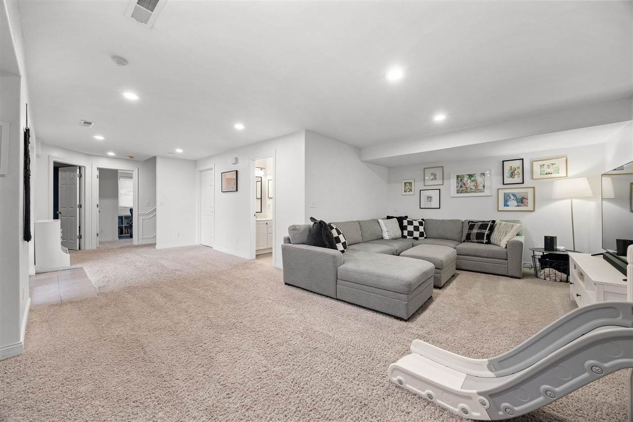 803 10th Avenue Place Coralville IA 52241