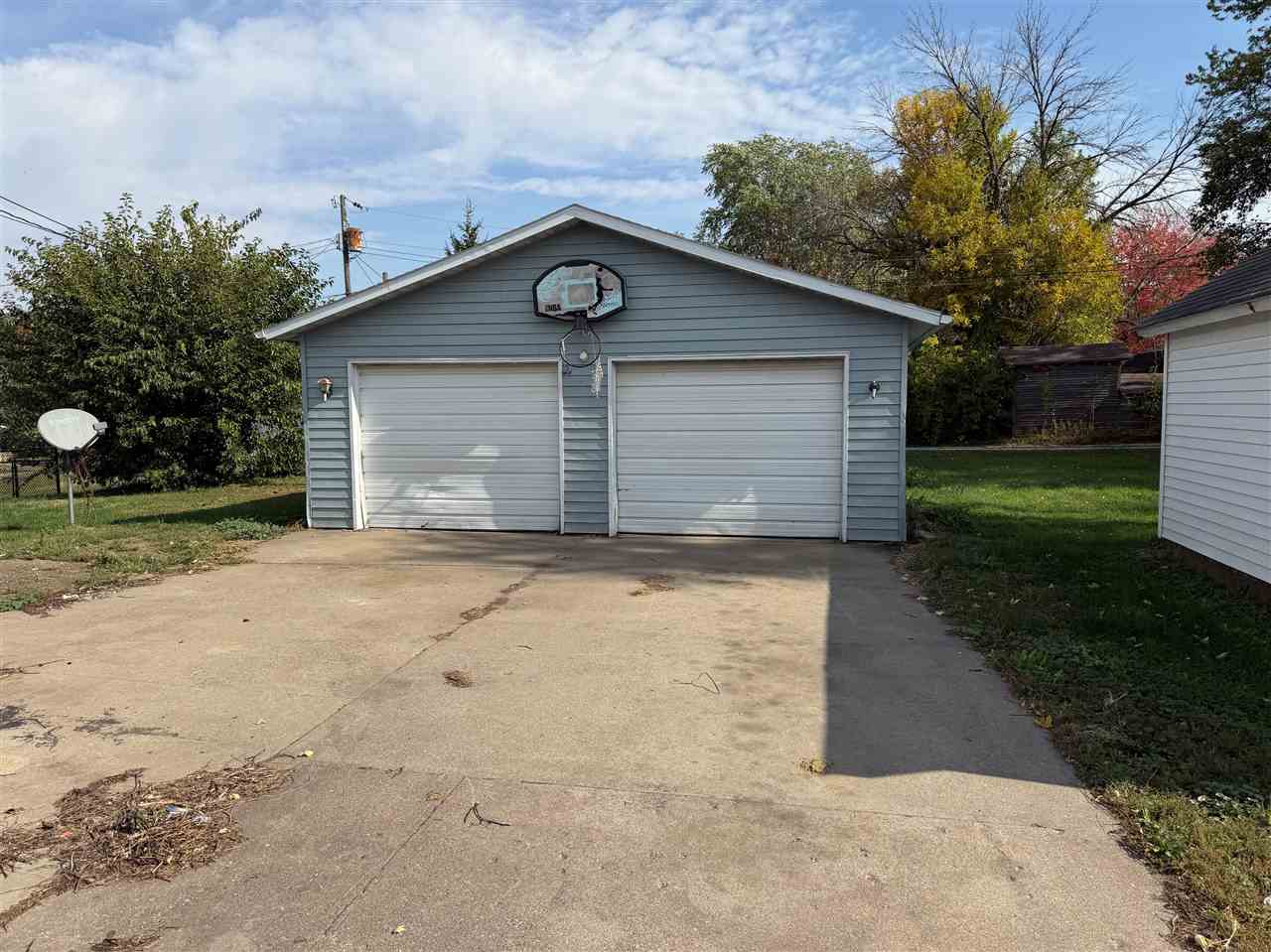 614 N D Avenue Washington IA 52353