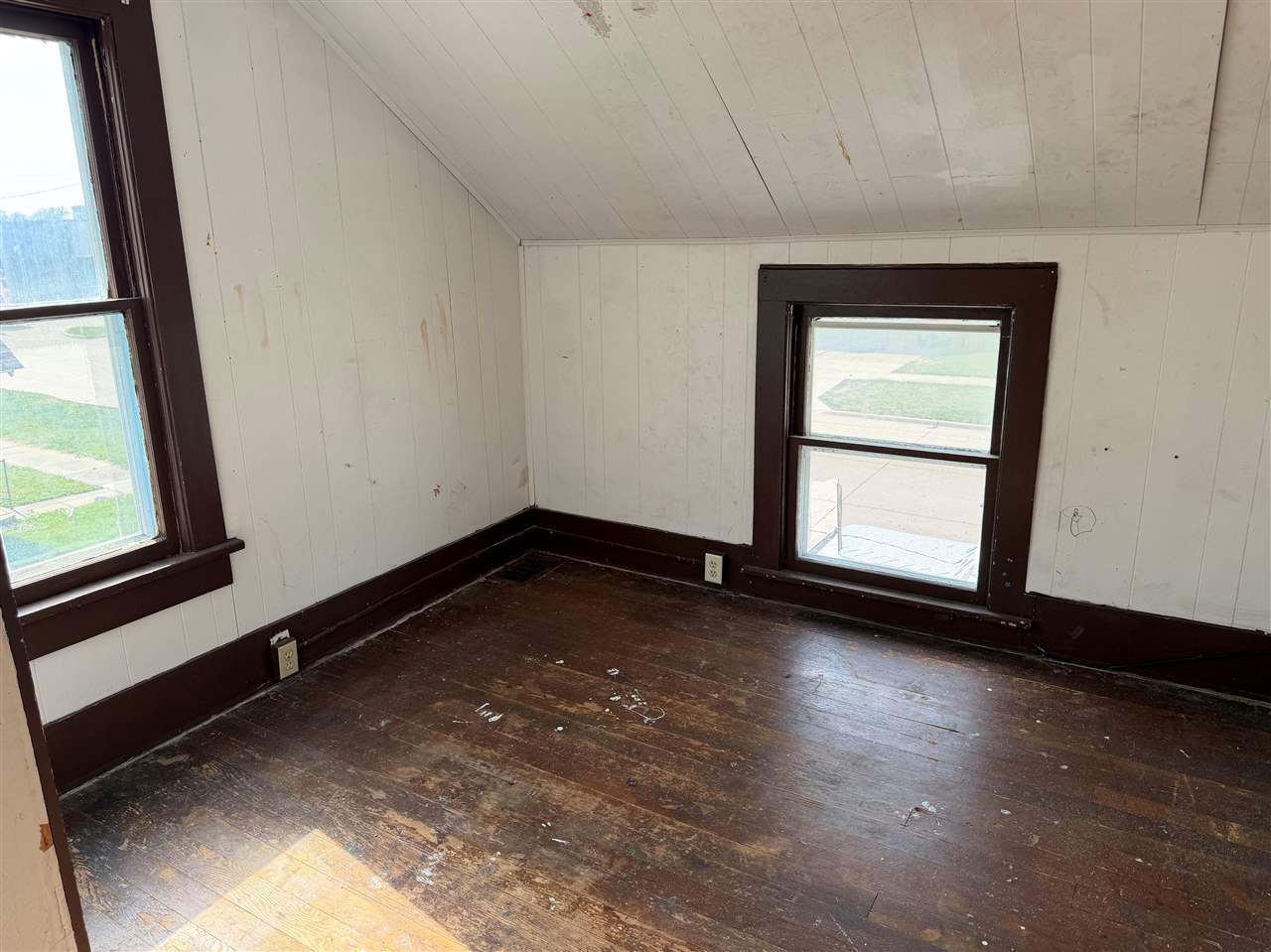 614 N D Avenue Washington IA 52353