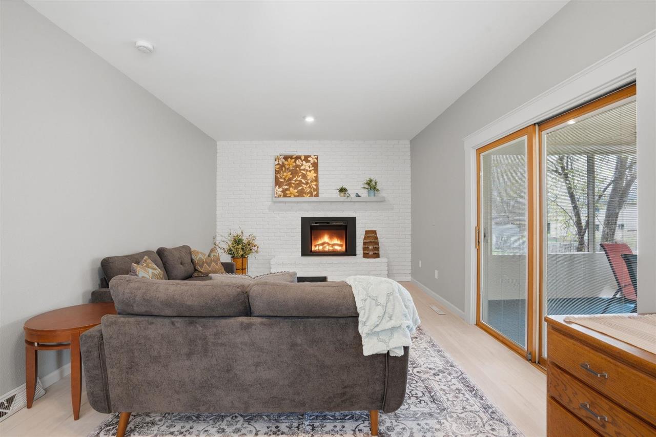 23 Penfro Drive Iowa City IA 52246