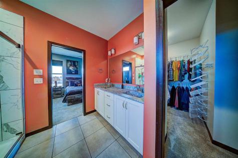 1804 Green Oak Pass Tiffin IA 52340