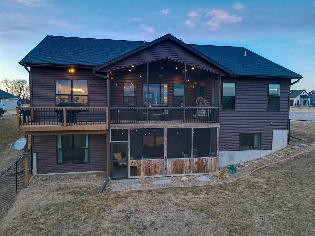 1804 Green Oak Pass Tiffin IA 52340