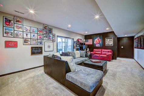 1804 Green Oak Pass Tiffin IA 52340