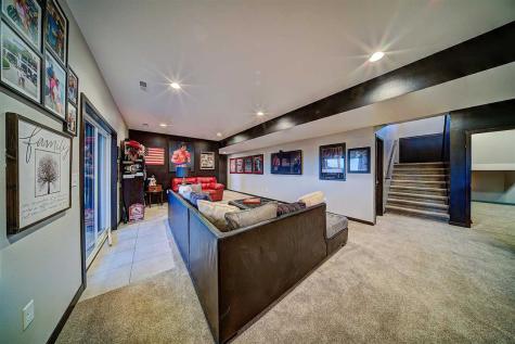 1804 Green Oak Pass Tiffin IA 52340