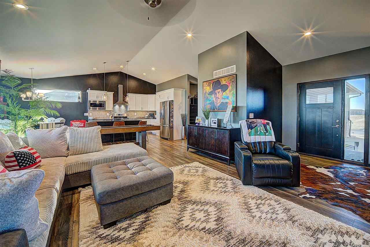 1804 Green Oak Pass Tiffin IA 52340