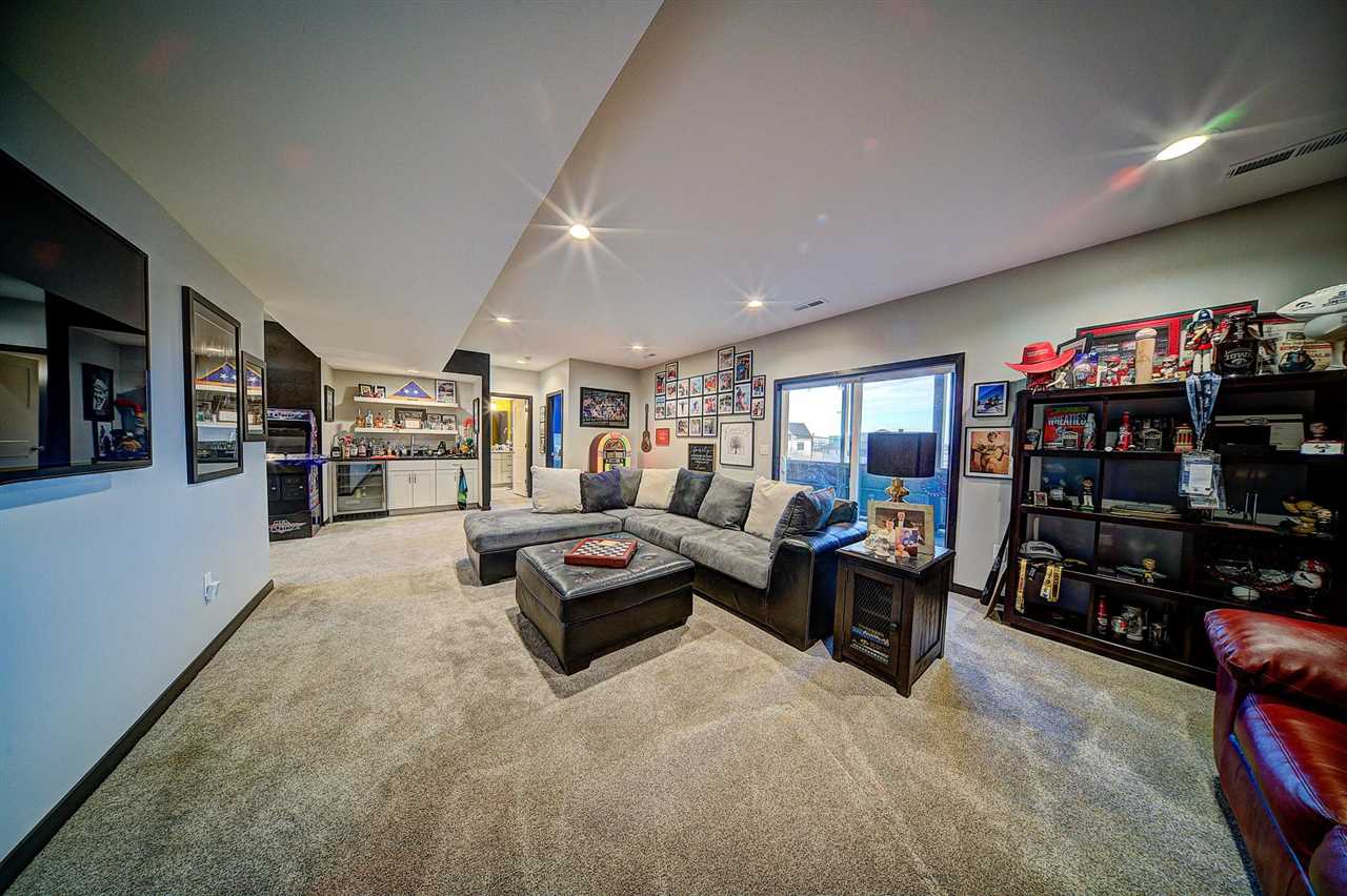 1804 Green Oak Pass Tiffin IA 52340