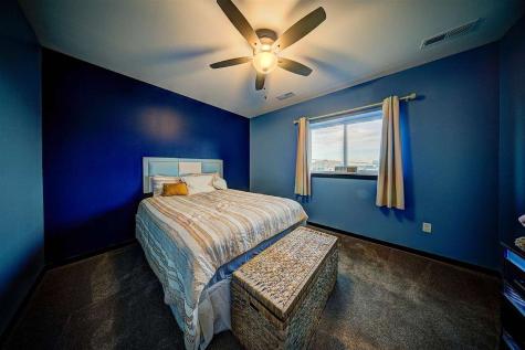 1804 Green Oak Pass Tiffin IA 52340