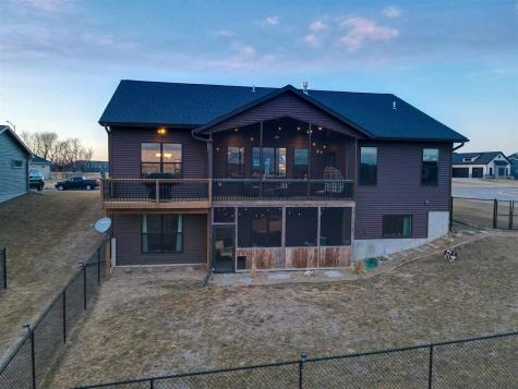 1804 Green Oak Pass Tiffin IA 52340