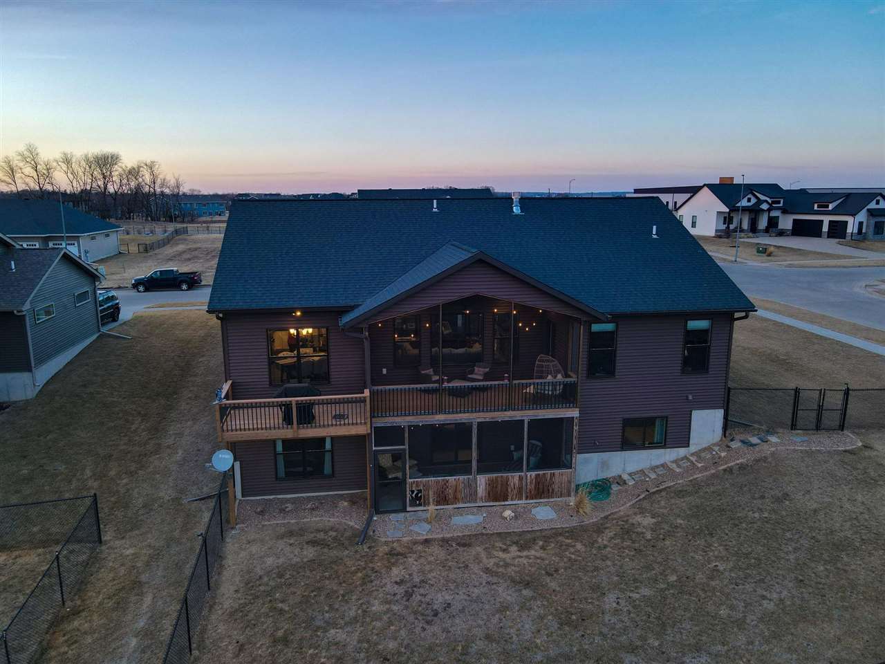 1804 Green Oak Pass Tiffin IA 52340