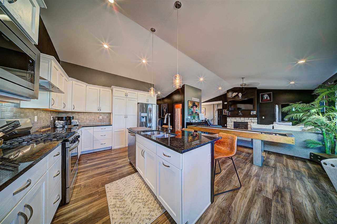 1804 Green Oak Pass Tiffin IA 52340