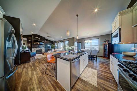 1804 Green Oak Pass Tiffin IA 52340