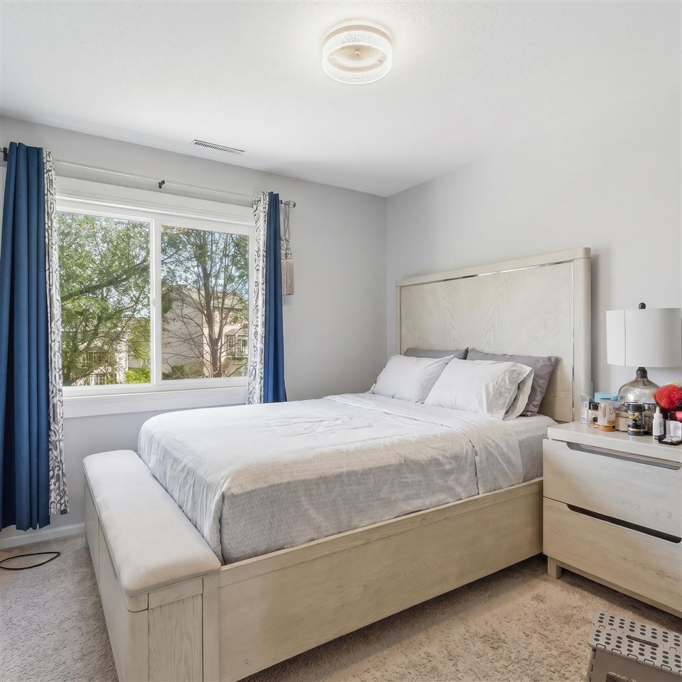 1624 Dickenson Lane Iowa City IA 52240-9108