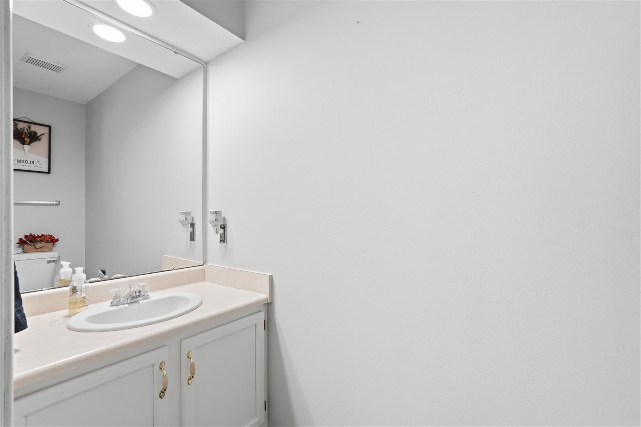 1624 Dickenson Lane Iowa City IA 52240-9108