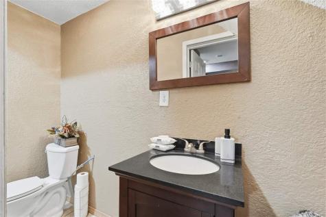 1624 Dickenson Lane Iowa City IA 52240-9108