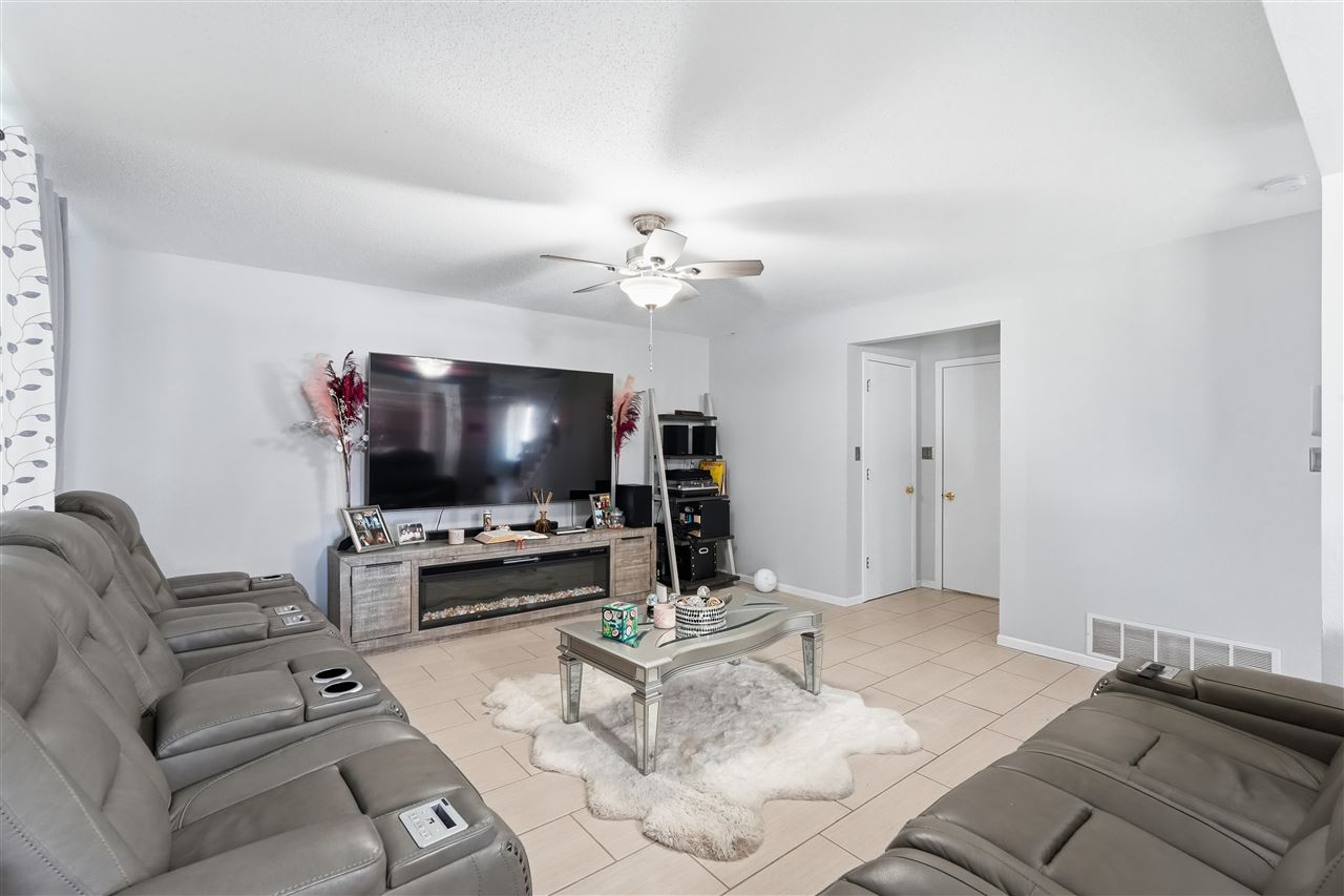 1624 Dickenson Lane Iowa City IA 52240-9108