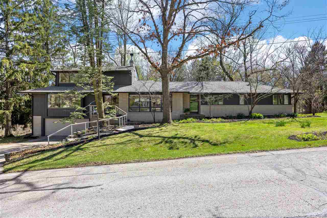12 Fairview Knoll NE Iowa City IA 52240
