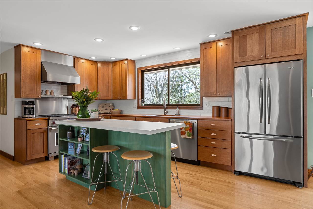 12 Fairview Knoll NE Iowa City IA 52240