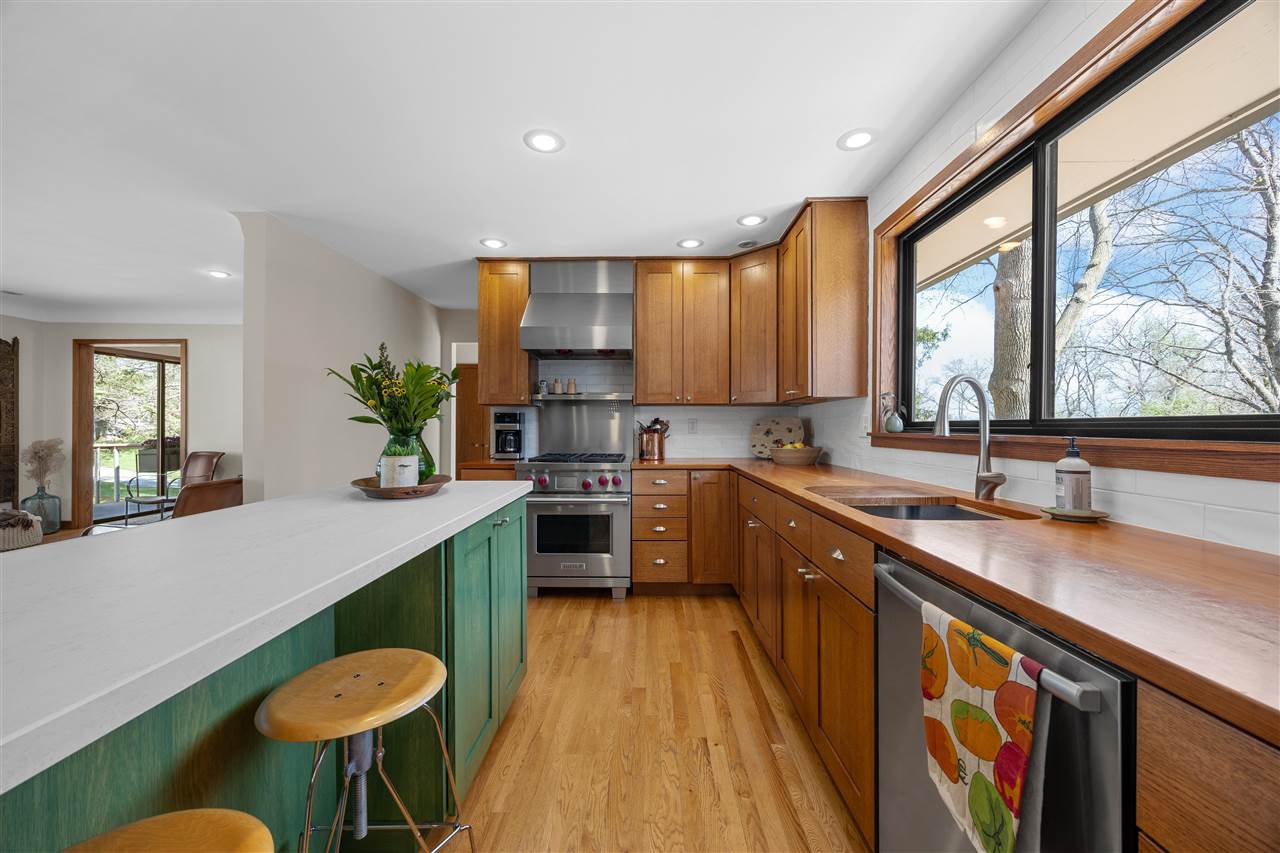 12 Fairview Knoll NE Iowa City IA 52240