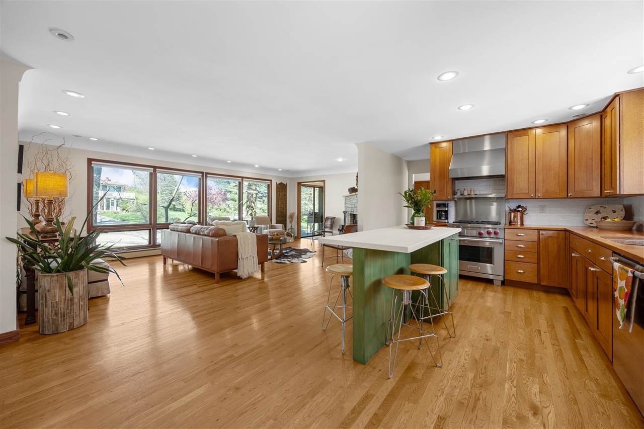 12 Fairview Knoll NE Iowa City IA 52240