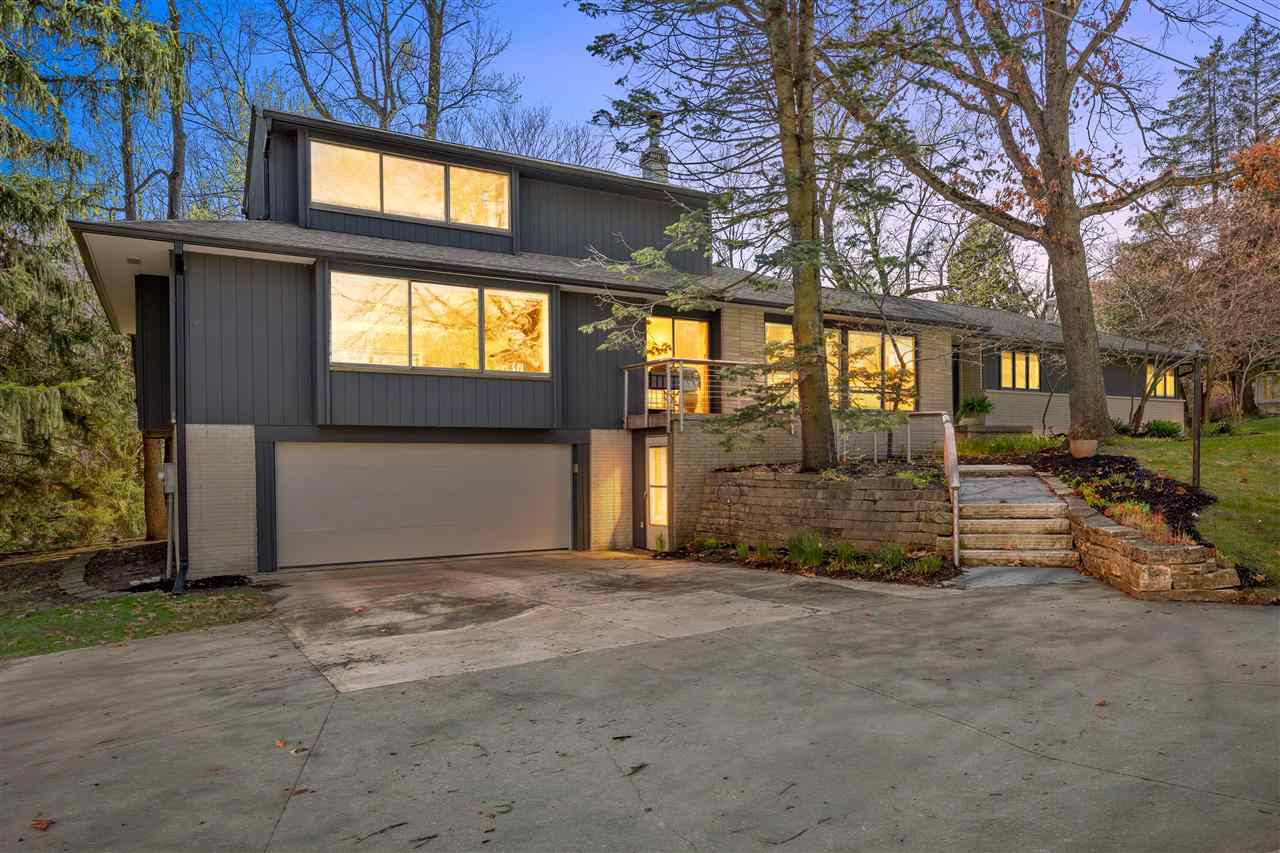12 Fairview Knoll NE Iowa City IA 52240