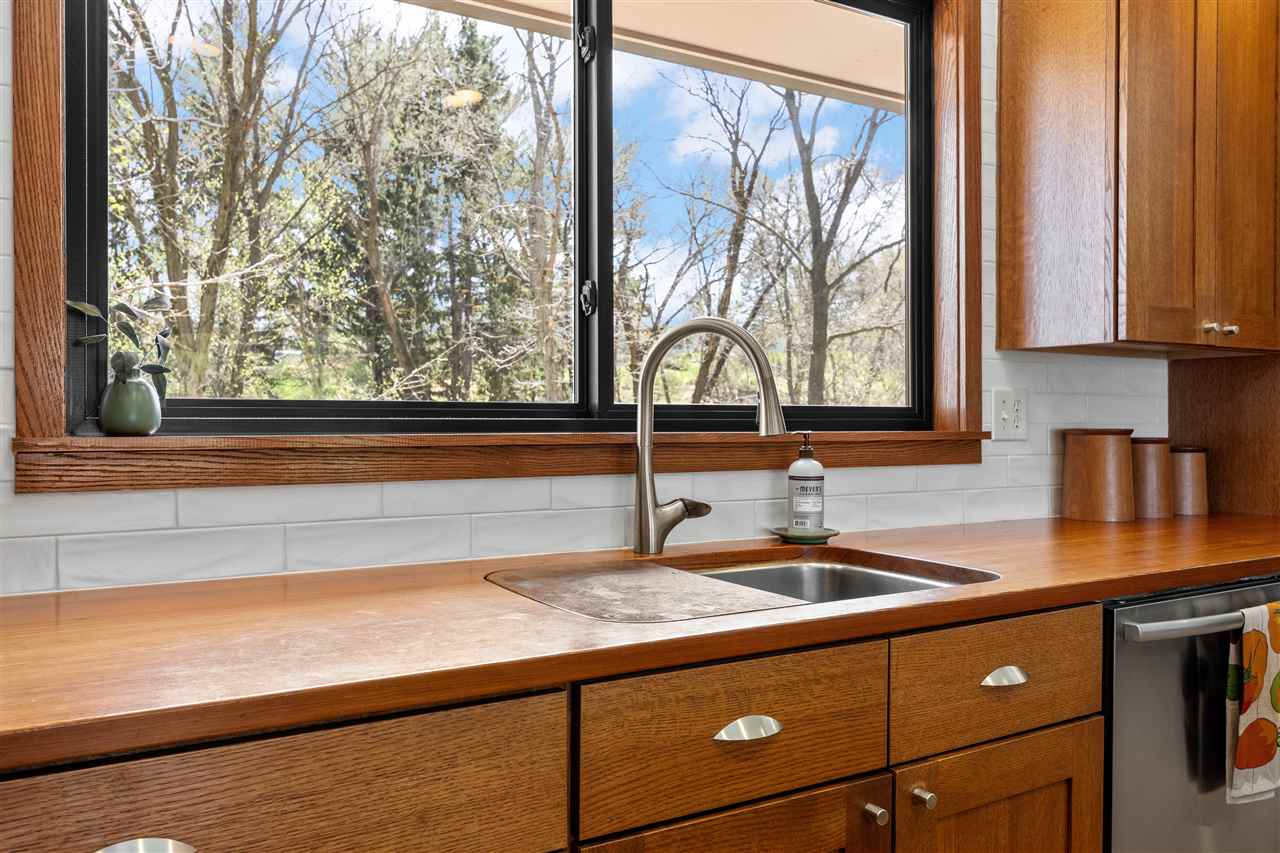 12 Fairview Knoll NE Iowa City IA 52240