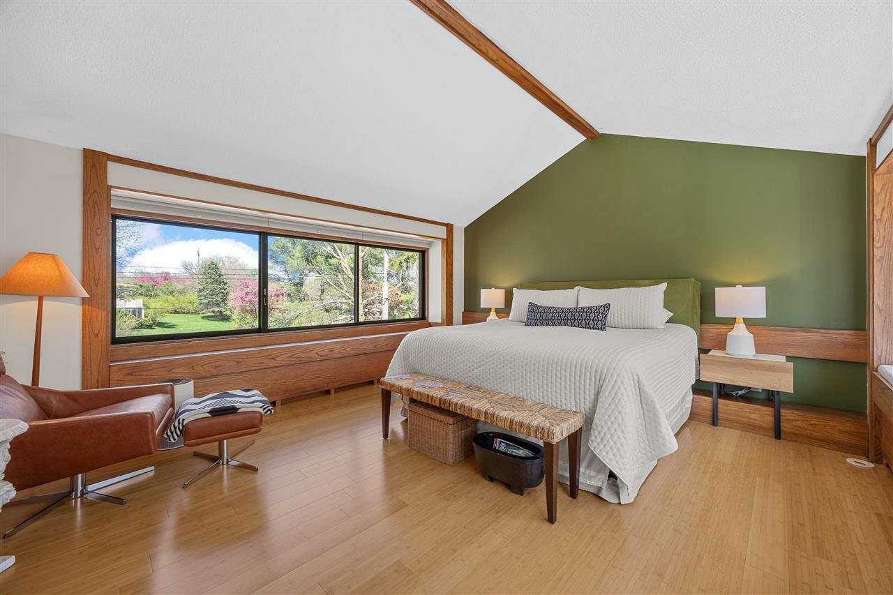 12 Fairview Knoll NE Iowa City IA 52240
