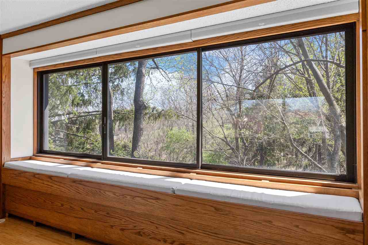 12 Fairview Knoll NE Iowa City IA 52240