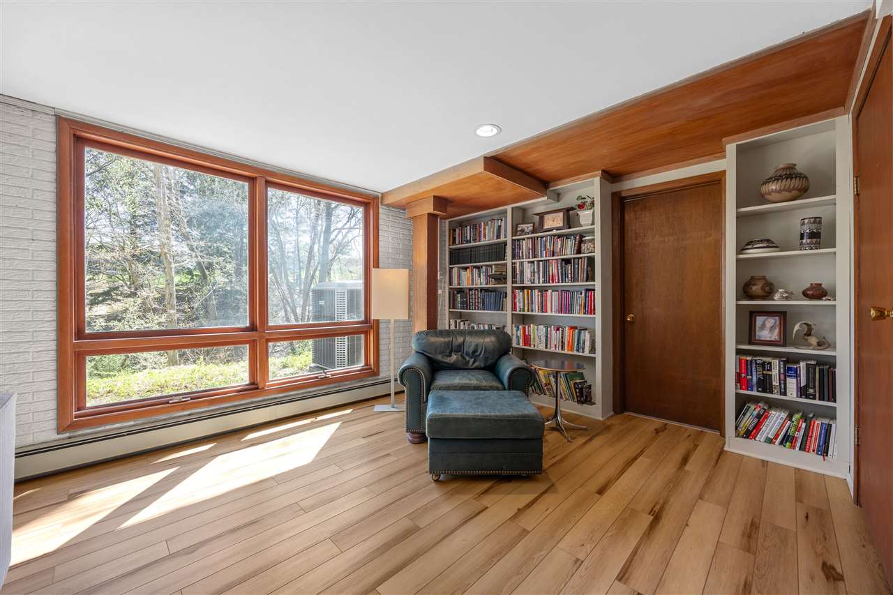 12 Fairview Knoll NE Iowa City IA 52240