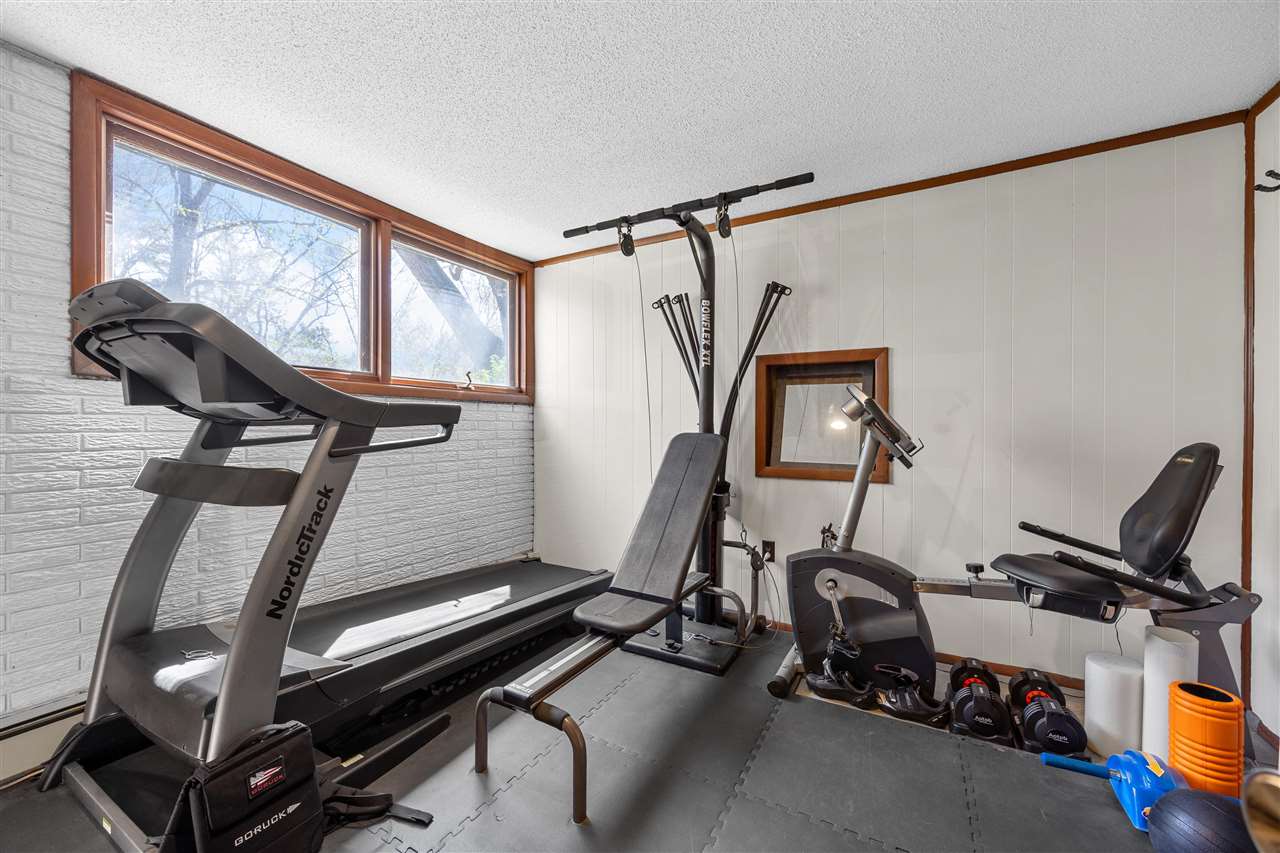 12 Fairview Knoll NE Iowa City IA 52240