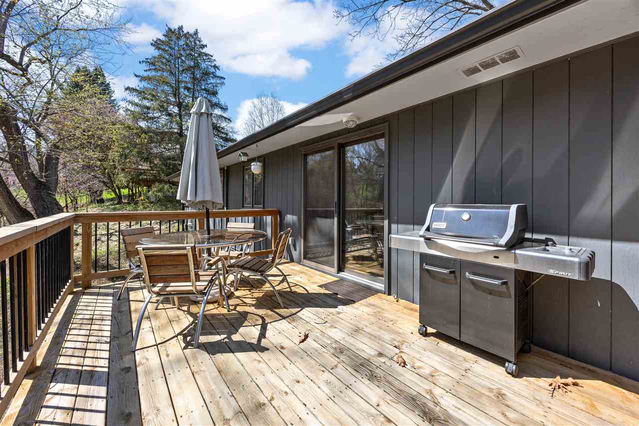 12 Fairview Knoll NE Iowa City IA 52240
