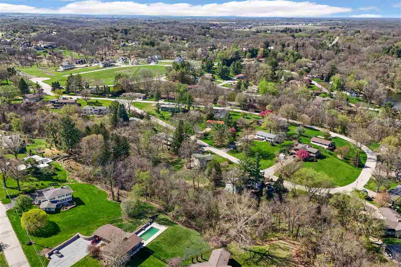 12 Fairview Knoll NE Iowa City IA 52240