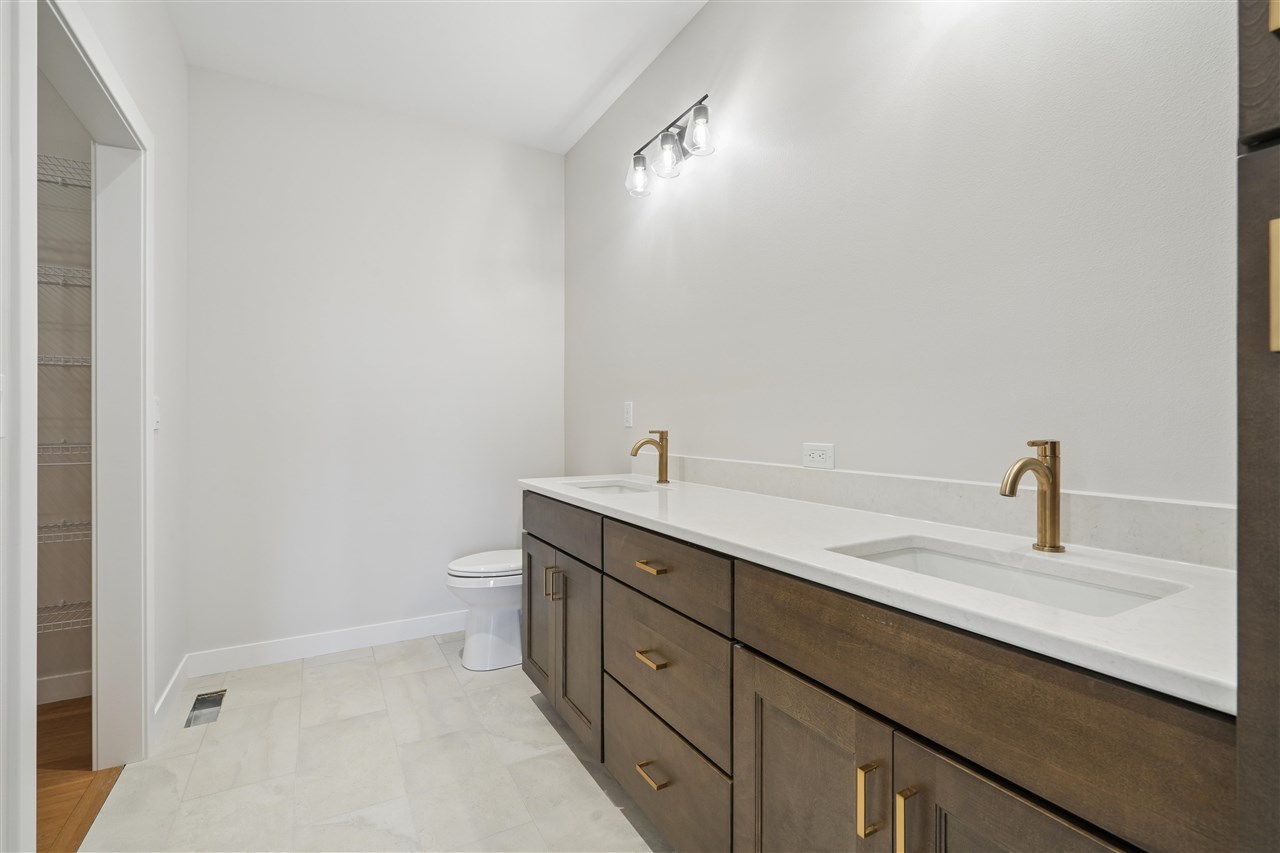 240 NW Howard Avenue Swisher IA 52338