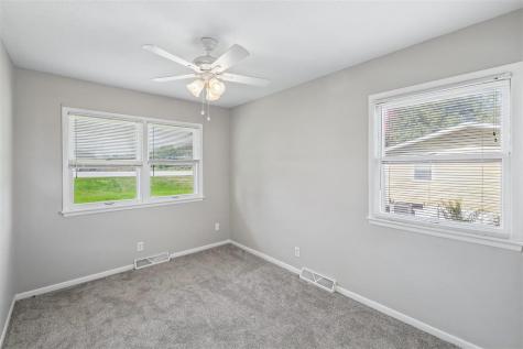 1733 Lake Front Drive NE Solon IA 52333